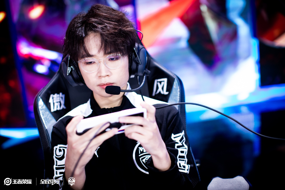 不断推动球 不断推动球