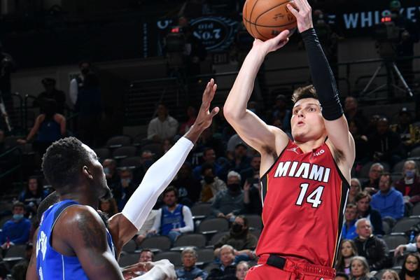 在绿茵场上 在绿茵场上